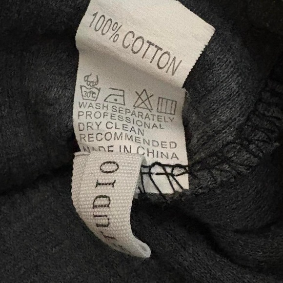 Grey long sleeve crop button up top - Picture 2 of 5